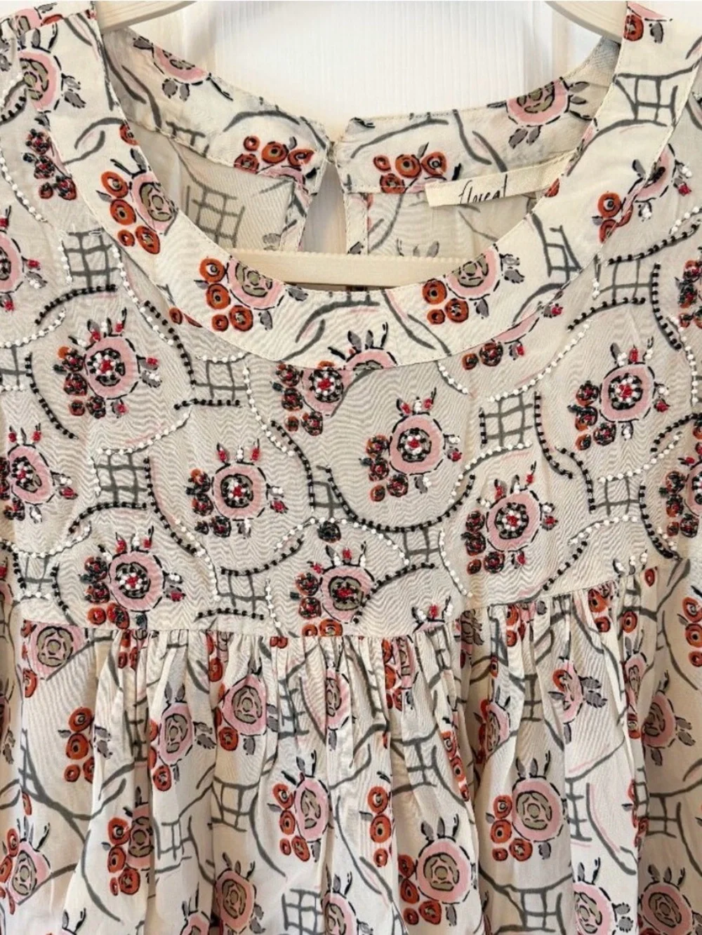 ANTHROPOLOGIE Floreat Sala Beaded Peasant Top 8 19.5” p2p Neutral Motif $118